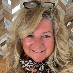 Meet your Posher, Shelly